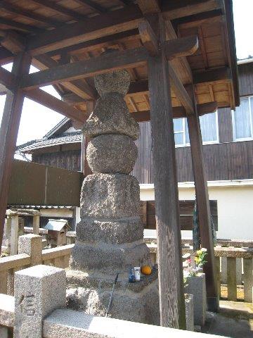 阿知五輪石塔の写真