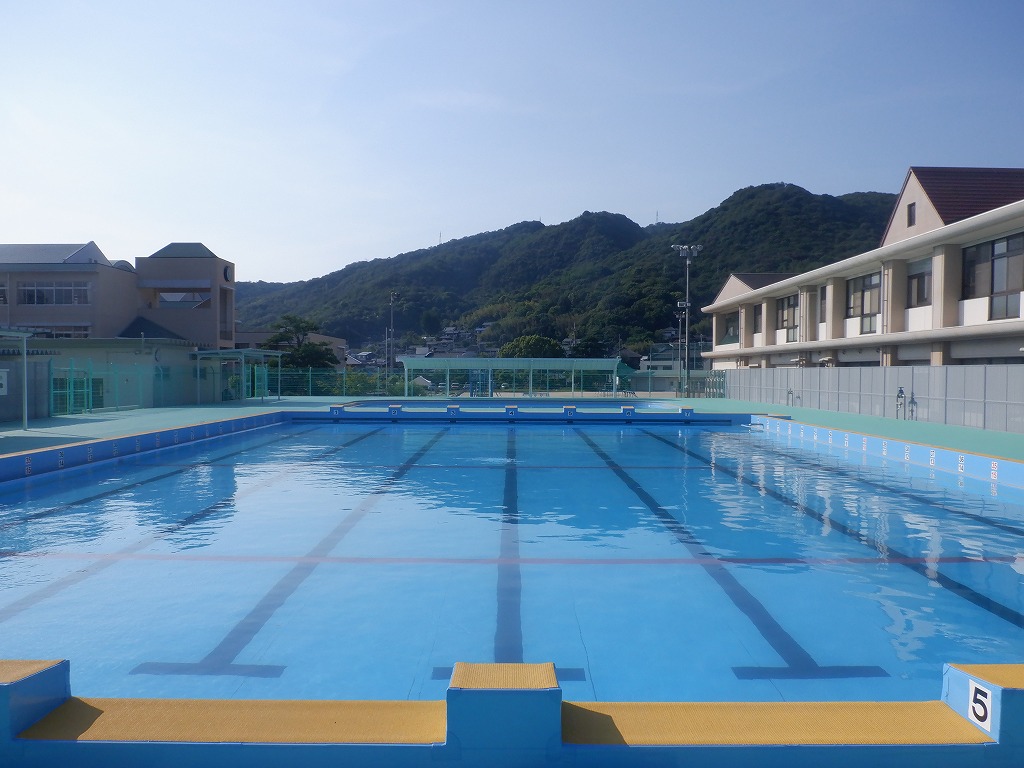 倉敷東小学校プールの写真
