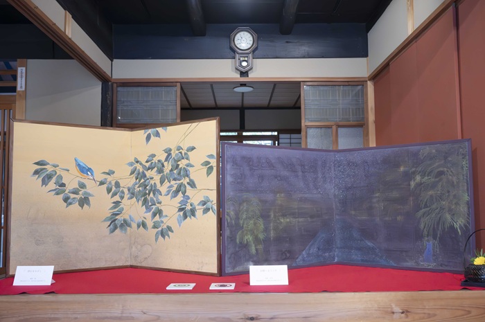 写真：上島提灯店での展示の様子