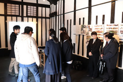 写真：玉島地域活性化活動ポスター・写真パネル展示の様子3