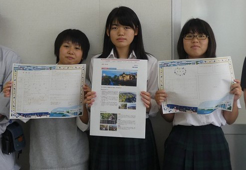 写真：オリジナル婚姻届完成記念撮影