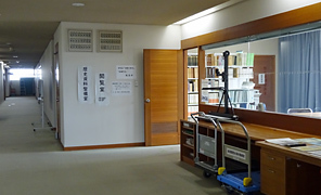 写真：閲覧室入り口