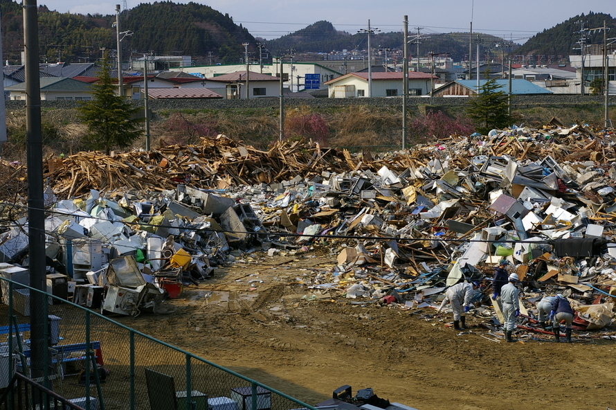 写真：ごみを集められた町民グラウンド