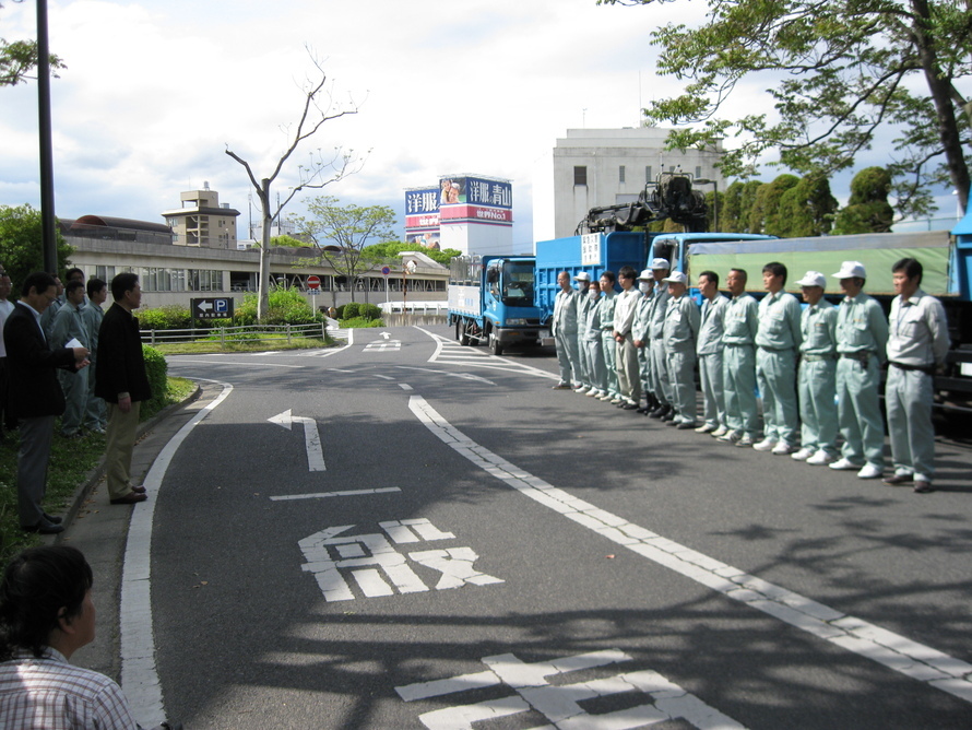写真：出発式
