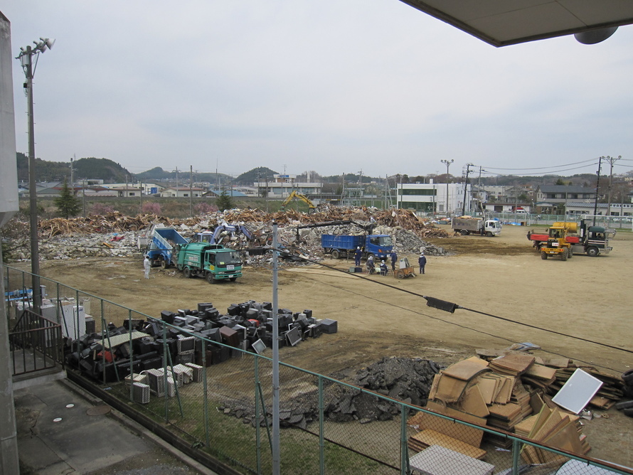 写真：大量のゴミ山