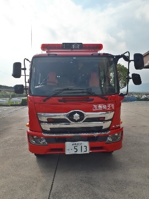 写真：玉島消防署の新しいはしご車前面