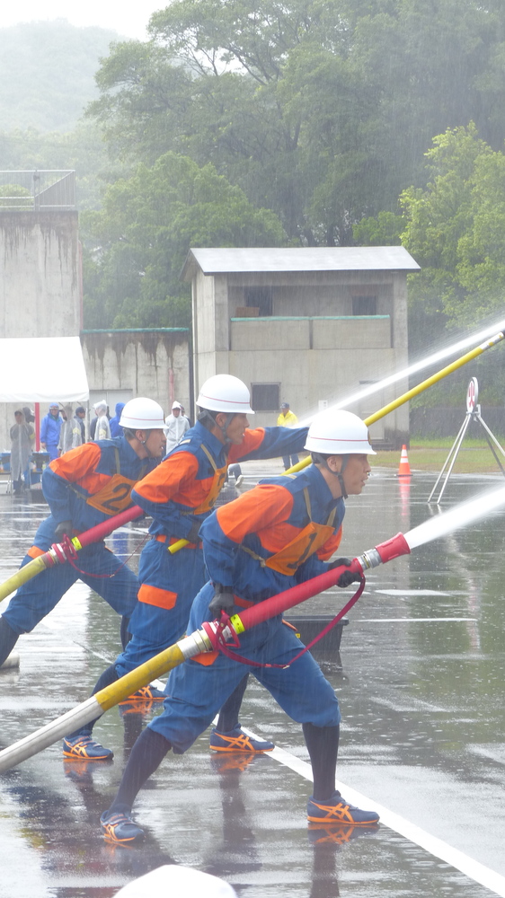 ポンプ車放水