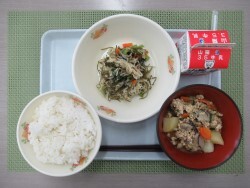 写真:小学校献立2024年5月31日
