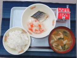 写真：小学校献立2023年12月20日