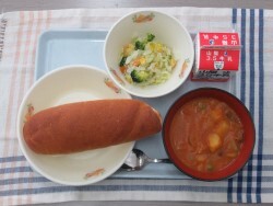 写真:小学校献立2024年2月1日