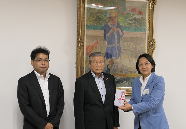 写真：令和5年8月28日寄附採納式