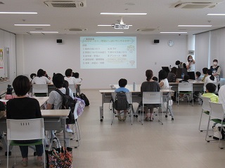 写真：お話の様子