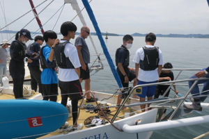 写真：倉敷鷲羽高等学校ヨット部とのセイリング交流2