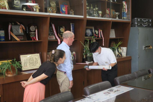 写真：市内小・中・高等学校訪問2