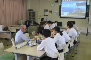写真：市内小・中・高等学校訪問4