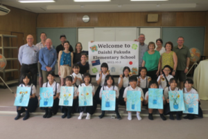 写真：小学校での交流