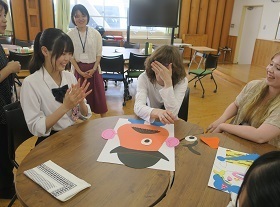 写真：ESS同好会との交流会の様子