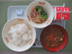 写真:6日の献立(中学校)