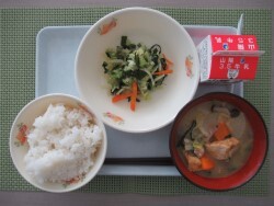 写真:17日の献立(小学校)