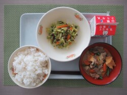 写真:24日の献立(小学校)