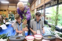 生け花体験の様子