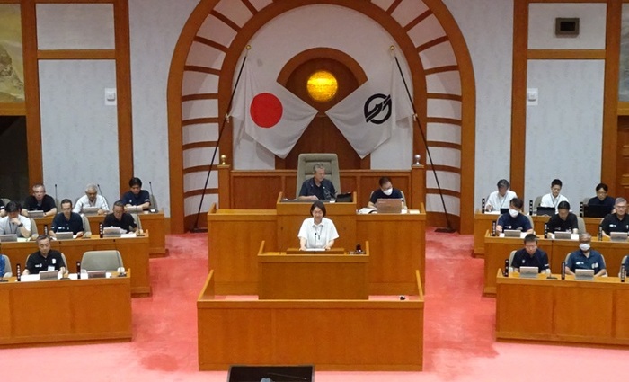 写真：令和5年9月議会における所信表明の様子