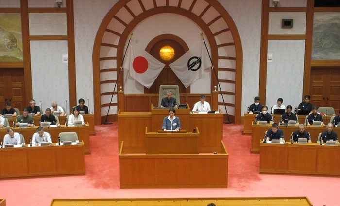 写真：令和6年9月議会における所信表明の様子