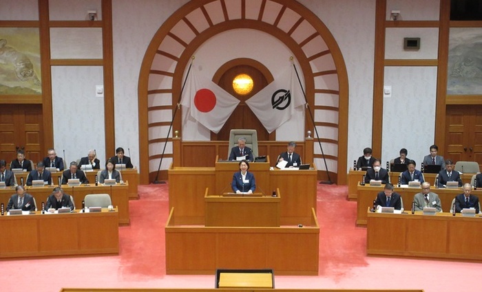 写真：令和6年11月議会における所信表明の様子