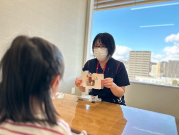 写真：唇顎口蓋裂・舌小帯短縮症の言語検査