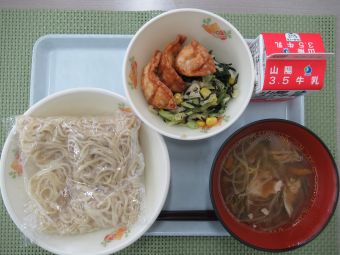 令和7年4月23日献立写真(中学校)