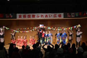 写真：ステージパフォーマンス