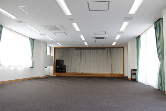 倉敷市水島会館の大会議室内の写真