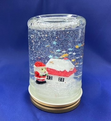 空き瓶でキラキラスノードーム