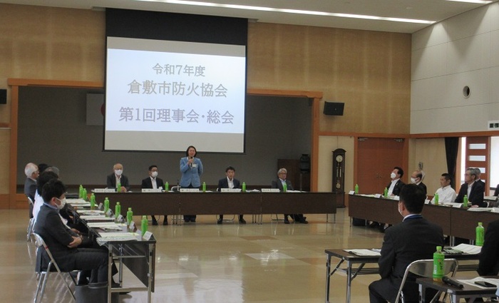 挨拶をする伊東市長の写真