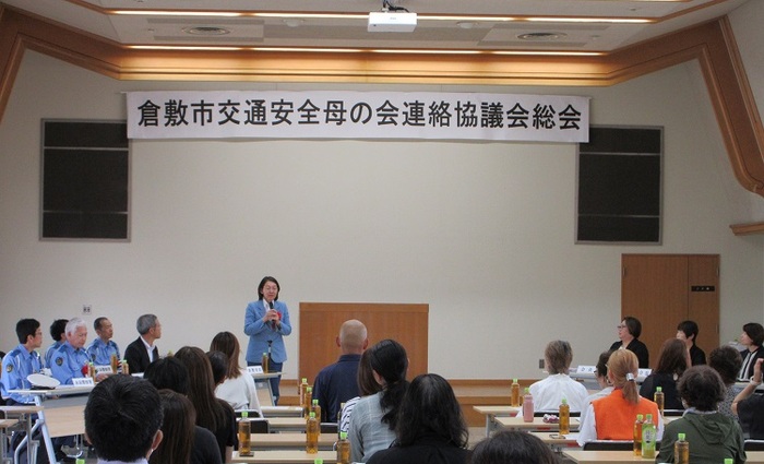 挨拶をする伊東市長の写真