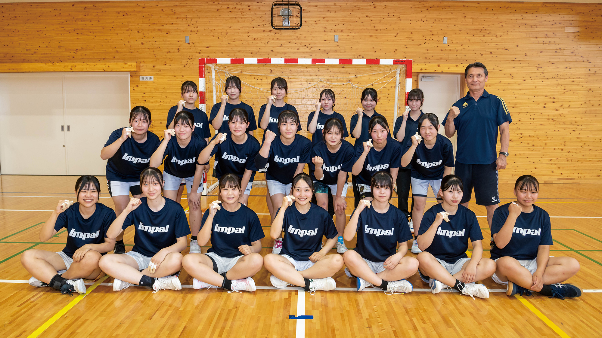 県立倉敷天城高校 女子ハンドボール部集合写真
