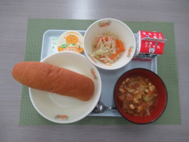 令和7年10月2日献立写真（中学校）