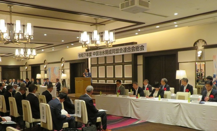 挨拶をする伊東市長の写真