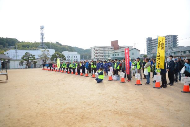 写真:出発式の様子2