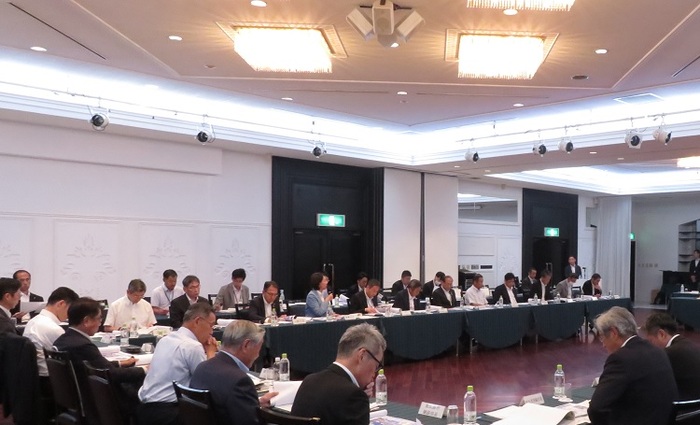 発言する伊東市長の写真