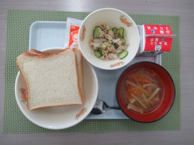 令和7年11月6日献立写真（小学校）