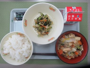 令和7年11月19日献立写真（中学校）