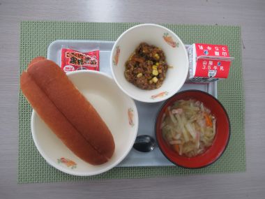 令和7年11月27日献立写真（中学校）