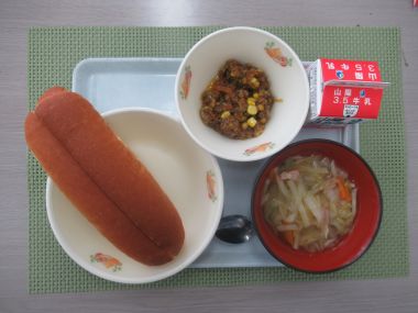 令和7年11月27日献立写真（小学校）