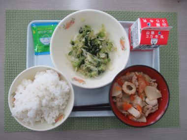 令和7年11月28日献立写真（中学校）