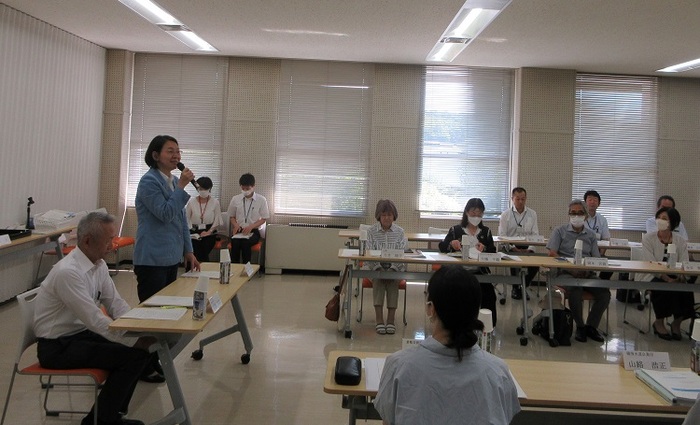 挨拶をする伊東市長の写真