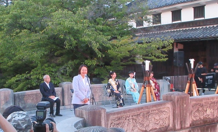 挨拶をする伊東市長の写真