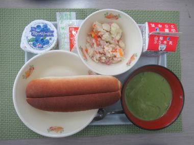 令和7年12月4日献立写真（中学校）