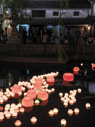倉敷川の桃キャンドルの写真