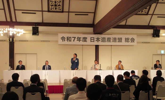 挨拶をする伊東市長の写真